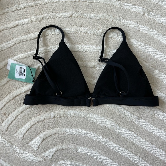 Tilly’s Full Tilt Swim Top - Picture 2 of 3